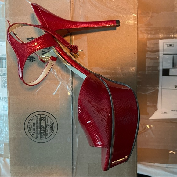 Michael Kors Heels - Picture 3 of 7